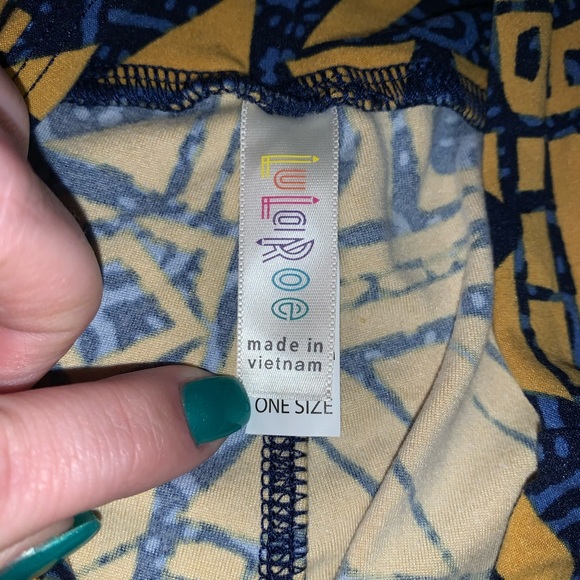 LuLaRoe One Size Leggings - Picture 4 of 5